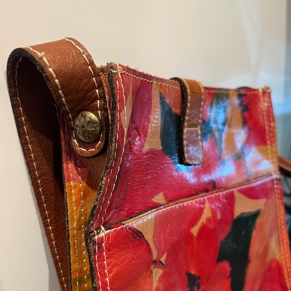 Patricia Nash | Floral Red, Green, Tan Crossbody | - Picture 5 of 7